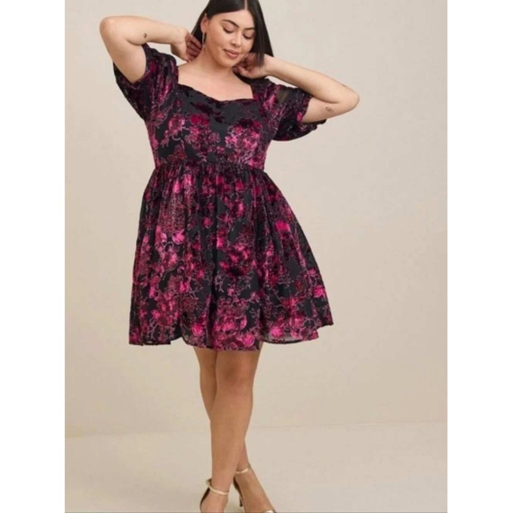 NWT Torrid Mini Burnout Velvet Babydoll Dress 14 Black Rose Whimsigoth Witchy